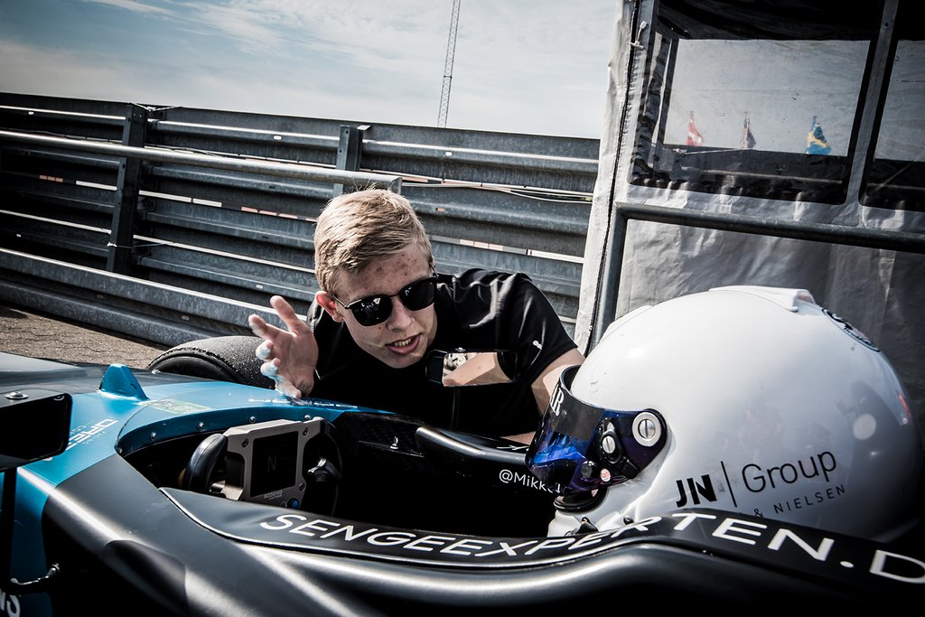 Daniel Lundgaard kender Mikkels bil ganske godt. Han vandt nemlig Danmarksmesterskabet i bilen i 2017
(Foto: Dan Knudsen – Photo-Graphic)